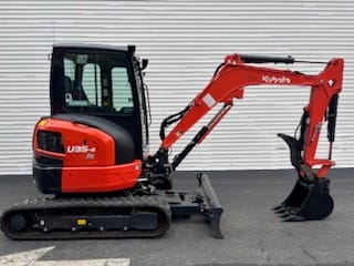 U35-4R3A EXCAVATOR
